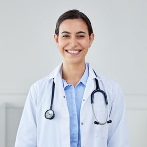 Foto einer lächelnden Ärztin